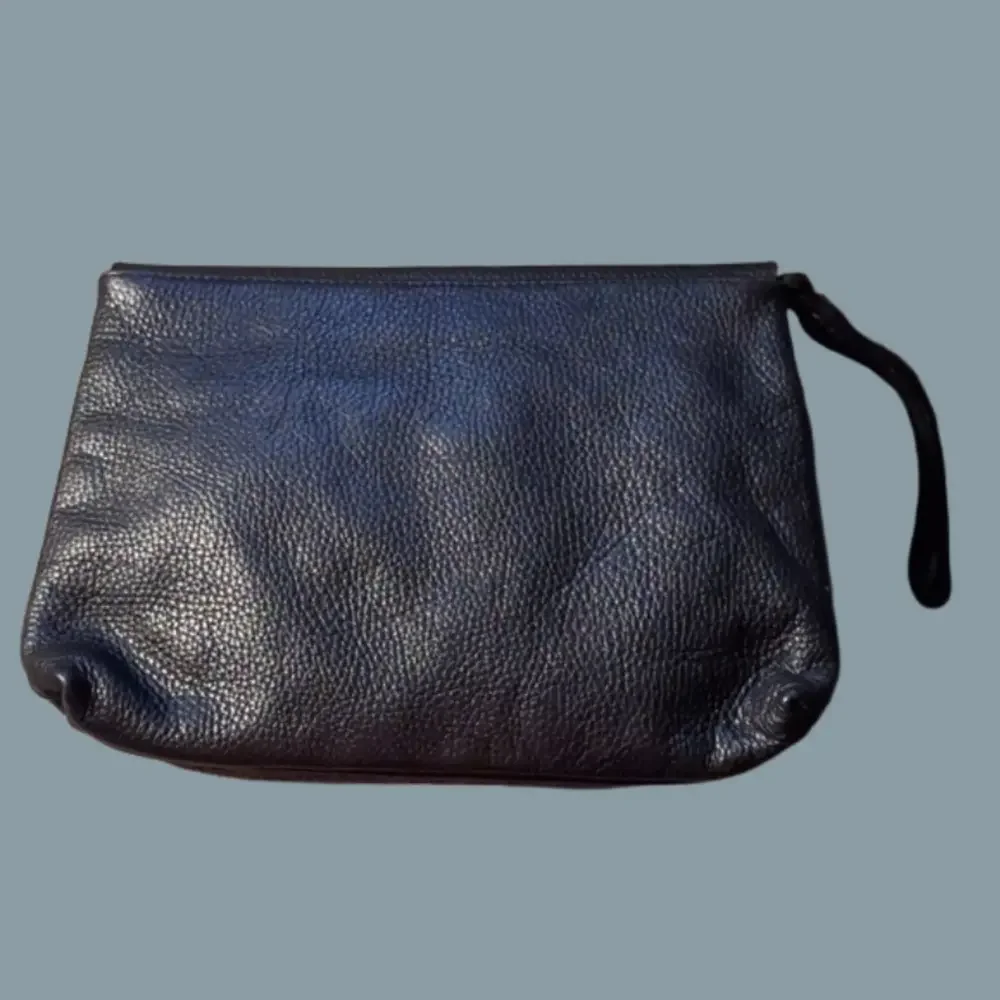 Italian leather Ceoni Piero purse.
